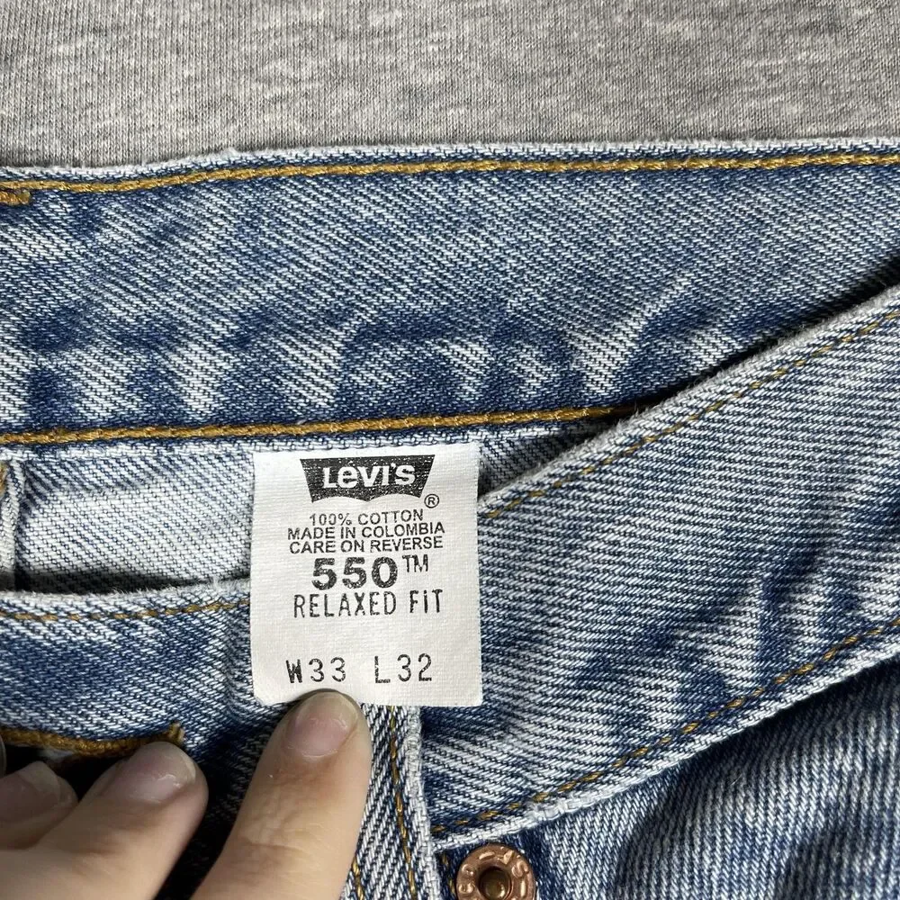 Vintage Levi's 550 Jeans Mens 33x32 Blue Light Wash Relaxed Straight Denim